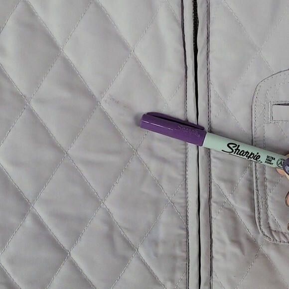 Eddie Bauer Purple Quilt Pattern Vest With Zipper Closure. Size Extra Large. - Picture 10 of 10